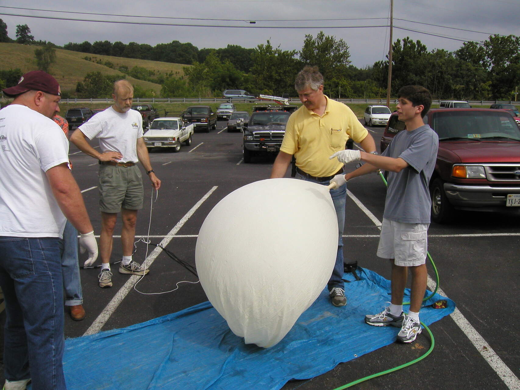 Balloon Tracking 2004